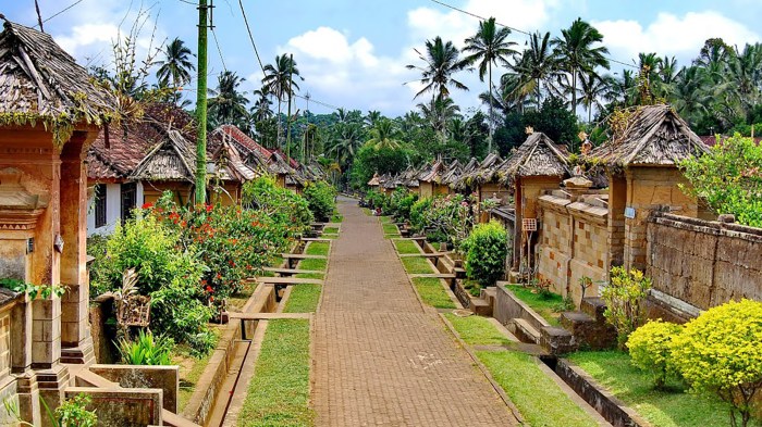 Penglipuran bali bangli tourists preserved despite desa