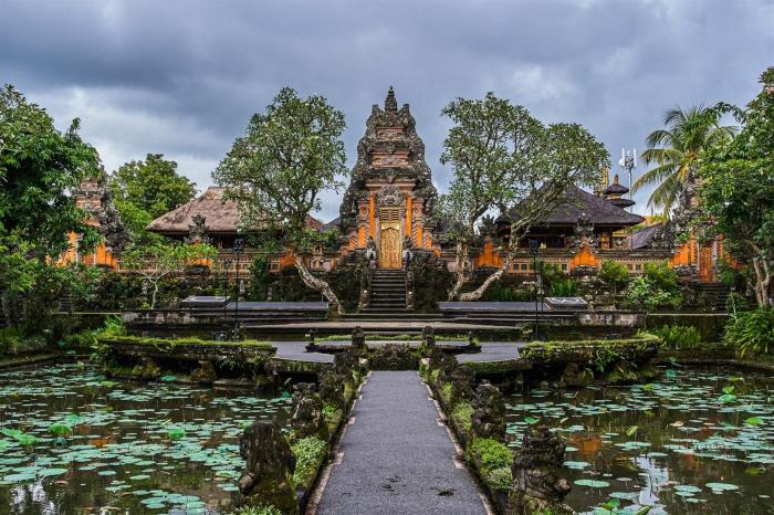 Ubud bali palace tour wandernesia dinner uluwatu spa pura dalem hot indonesia end batur spring restaurant things after swing able